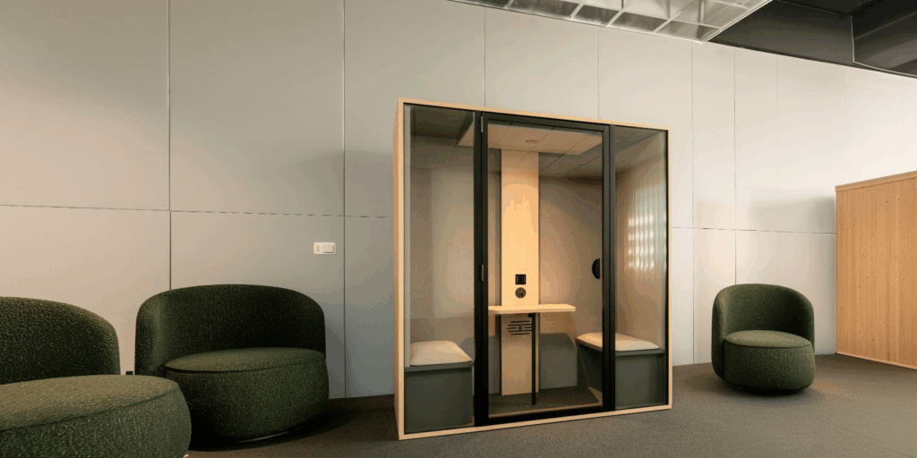 petite mini salle de réunion 4 personnes -cabine acoustique