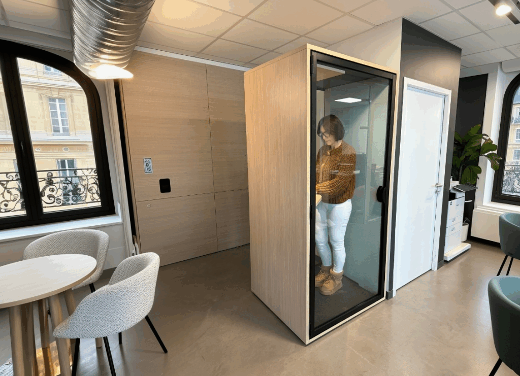 Cabine acoustique pour une école ou une université